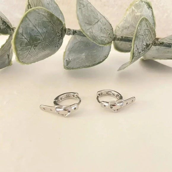 925 Sterling Silver Small Huggie Hoop Earrings Belt Buckle Earrings Heart Hoops - Picture 3 of 6